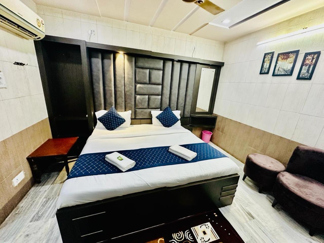 Hotel Sheela, 100M From Taj Mahal Агра Экстерьер фото